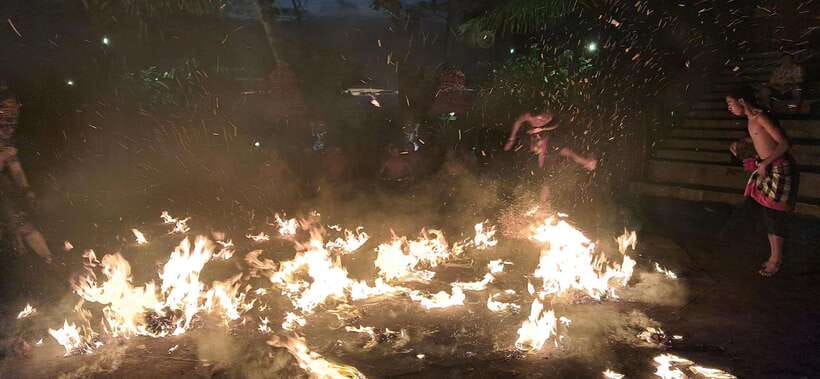 Bali: Tanah Lot Temple Sunset Kecak & Fire Dance Show Ticket - Hotel pickup and the traffic question