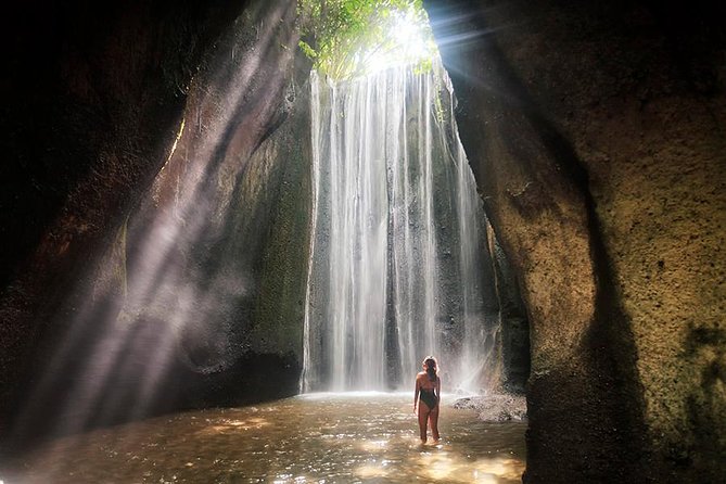 Bali Tour : Tegenungan - Tukad Cepung - Kanto Lampo - Tibumana Waterfall - Tukad Cepung: the cave-like waterfall