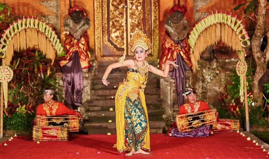 Bali: Ubud Palace Legong Dance Show Ticket - Who should book this show