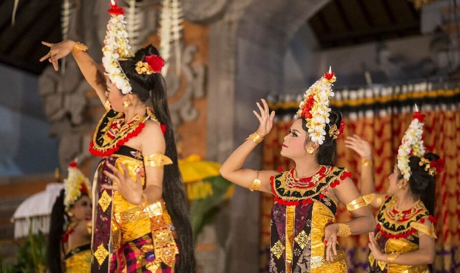 Bali: Ubud Palace Legong Dance Show Ticket - Practical plan for a better evening