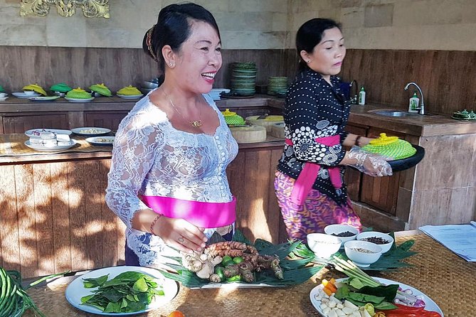 Bali Ubud Paon Cooking Class - The Morning Begins at Ubud Traditional Art Market