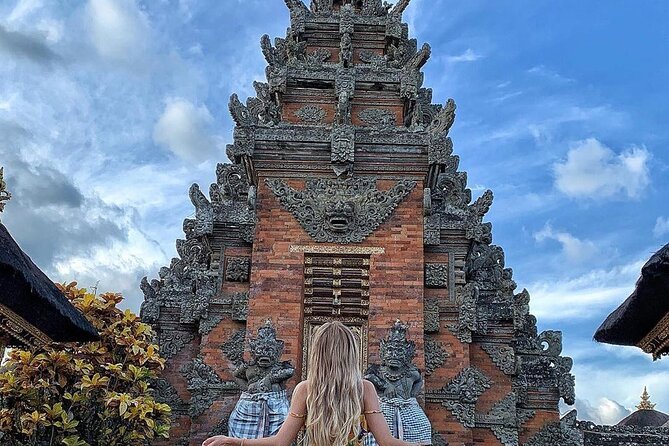Bali Ubud private Tour with Ubud Bali Driver - FREE WIFI - Silver, wood carving, and local production stops
