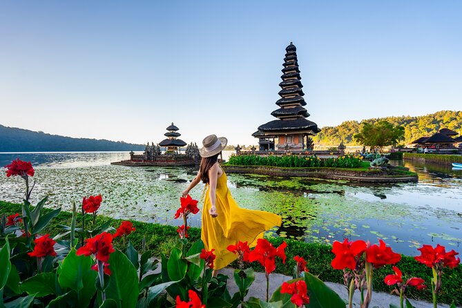 Bali UNESCO Sites: Water Temples and Jatiluwih Rice Terrace Tour - Ulun Danu Beratan on the lake