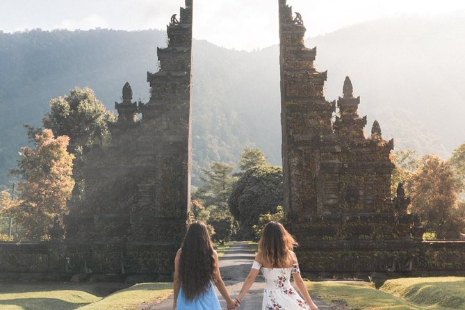 Bali Watching Dolphin at Lovina Beach & aling aling waterfall - A 3:30 a.m. start from Seminyak