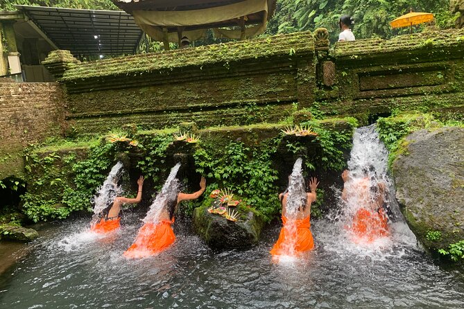 Bali: Water Purification at Pura Mengening - Respectful preparation for the water ritual