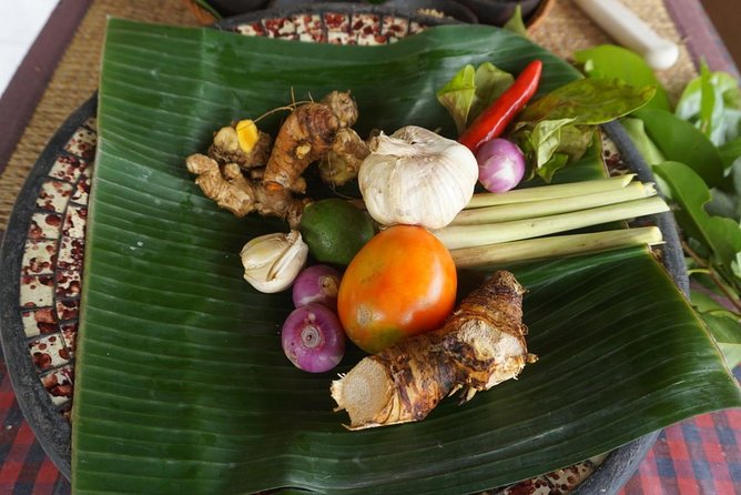Balinese Traditional Food Cooking Class with Ubud Monkey Forest and SPA - Meeting Farmers And Learning About Rice