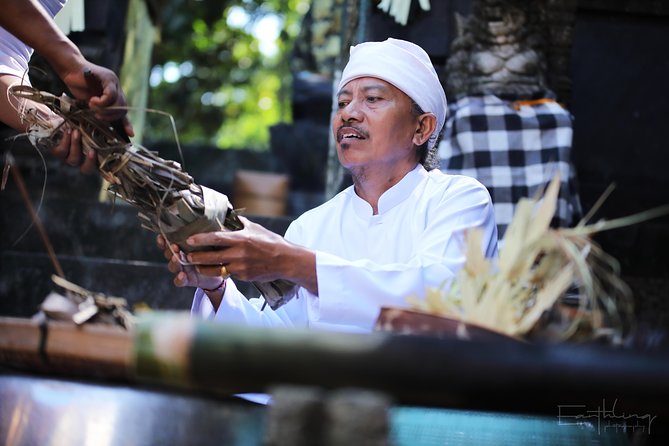 Balinese Village Experience - Making Canang Sari Instead of Just Photographing It