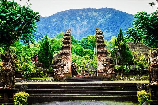 Beauty Of West Bali Tour (Private and All Inclusive) - Ulun Danu Bratan: a temple beside the lake