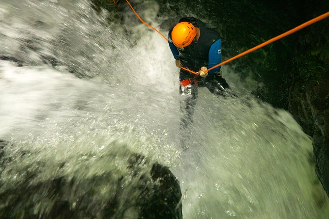 Beginner Canyoning trip in bali "Banyuwana canyon" - Why Banyuwana works for a first canyoning day