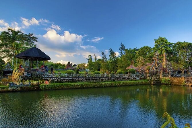 Beratan , lake side temple tour , all inclusive - Lunch, admission, and the value of $85