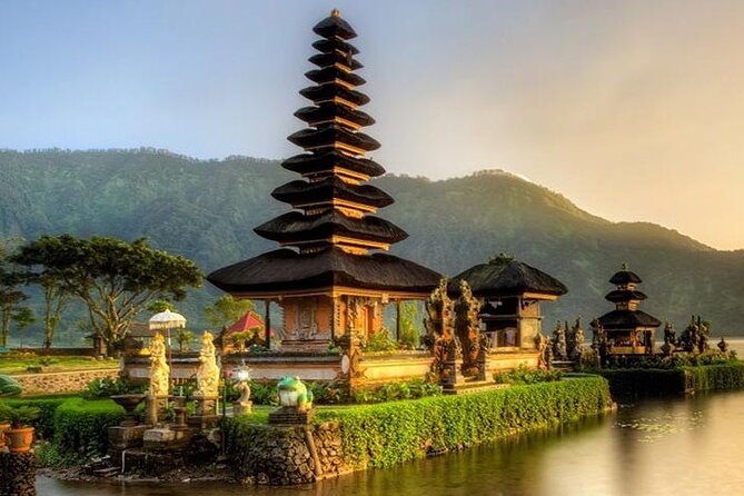 Beratan , lake side temple tour , all inclusive - Pickup across Seminyak and south Bali