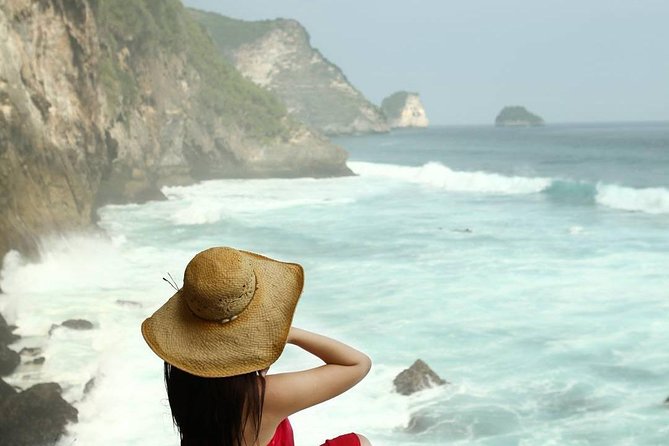 Best Bali Beaches - Uluwatu Temple - FREE Wi-Fi - Uluwatu Temple on the 70-meter sea cliff