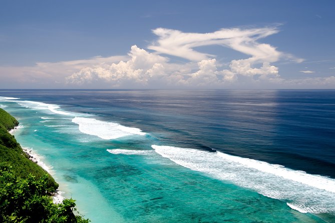 Best Bali Beaches - Uluwatu Temple - FREE Wi-Fi - The kecak and fire dance at 6 p.m.