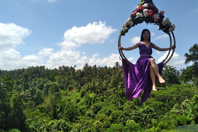 Best Bali Tour 1-day private tour - Taking in Tegalalang Rice Terrace