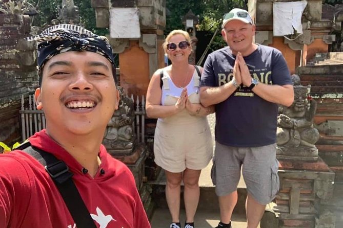 Best of Ubud Private Day Tour with All Inclusive - Two hours among macaques and temple courtyards