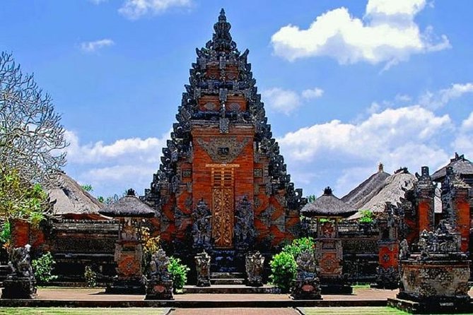 Best of Ubud Private Day Tour with All Inclusive - Reading Batuan Temple through its details