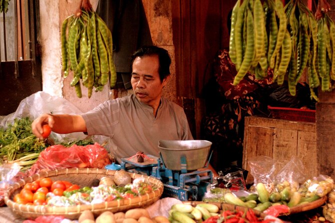 Denpasar Night Market Food Tour - Homemade Desserts to Finish the Market Tasting