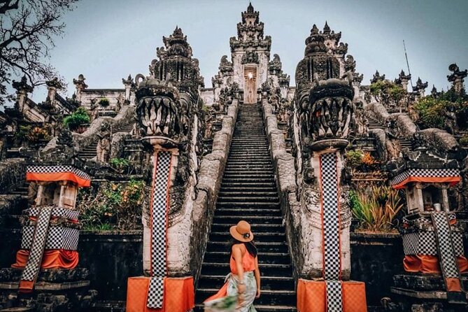 East Bali Tour: Gate of Heaven, Water Palace, Sleeping Gajah - Mount Agung views and changing weather