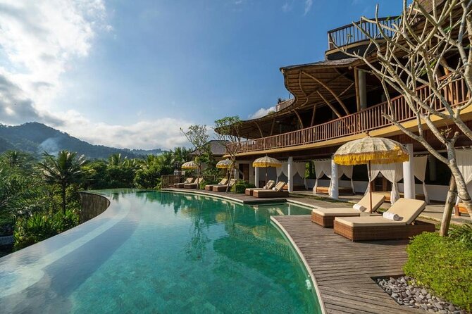 East Bali Tour: Gate of Heaven, Water Palace, Sleeping Gajah - What the $100 price includes