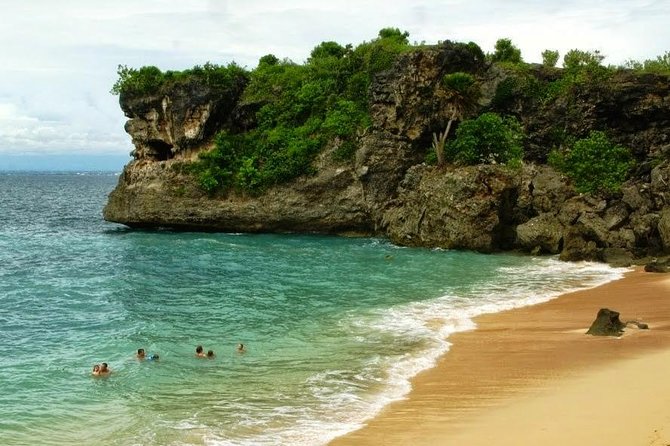 East Bali Tour: Lempuyang Temple - Gate of Heaven, Tirta Gangga, Virgin Beach - Ujung Water Palace and its broad grounds