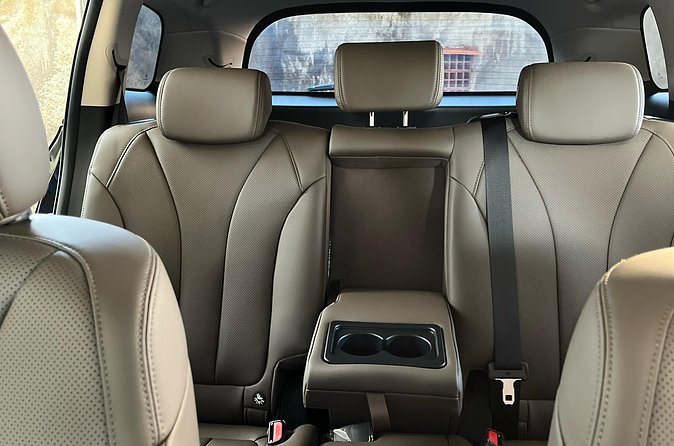 Eco Friendly Premium Electric Vehicle Airport Transfers - What the driver service is like