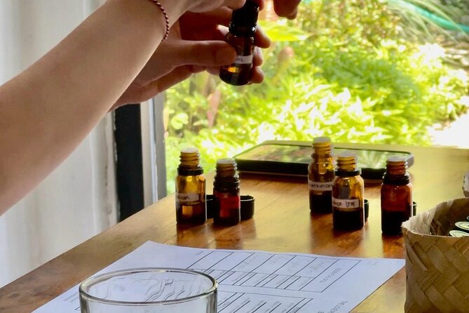 Essence Alchemy Workshop: create self-love blends in Ubud - Choosing essential oils by scent and feeling