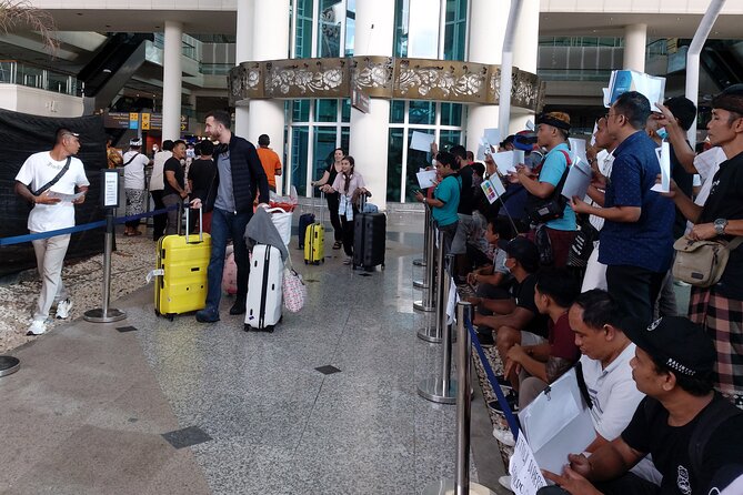 Exclusive Bali Airport Arrival to Hotel Transfer - Useful stops for money and essentials