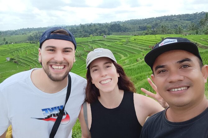 Experts Bali Driver : Best Bali Private Driver for Tour in Bali - Choosing an Ubud route with temples and rice fields