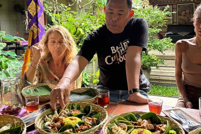 Explore Rice Fields and Hidden Villages with Ubud E-Bike Tour - Uma Pakel coffee plantation and Bali’s coffee culture