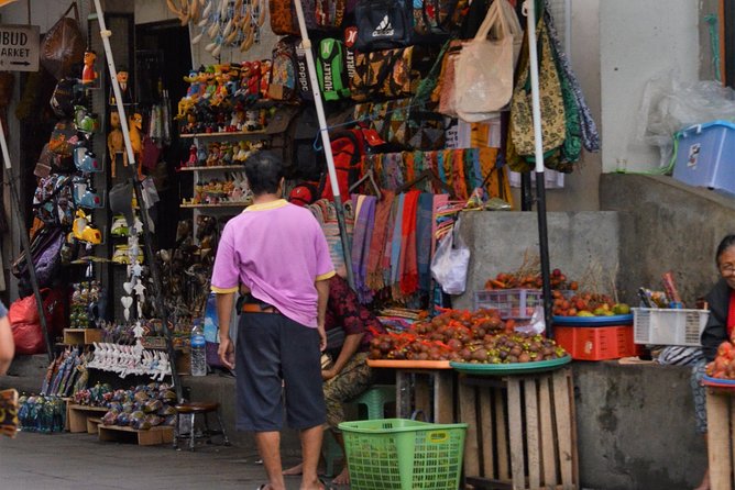 Famous Ubud villlage and Dance Tour with Rice Terrace And Waterfall Visit - One hour at Ubud Market and Palace