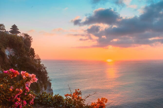 Full Day All Inclusive Tanah Lot and Uluwatu Sunset Tour - Padang Padang Beach gives you one hour by the coast