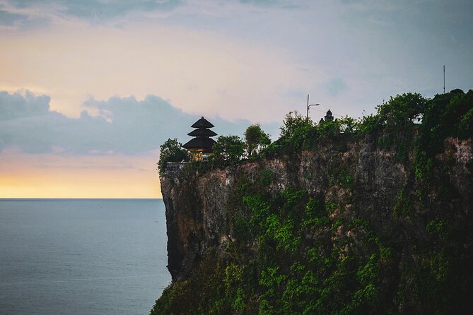 Full Day All Inclusive Uluwatu South Bali Private Tour - The guide and private group format