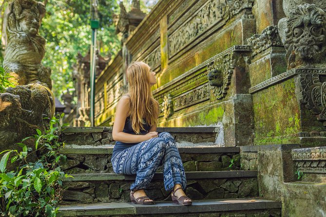 Full-Day Ayung River White Water Rafting and Ubud Tour - Ubud Market and the King Palace
