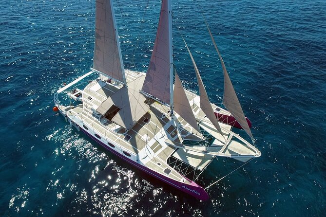Full day Lembongan Island Catamaran Cruise with BBQ Lunch - BBQ lunch, breakfast, and snacks