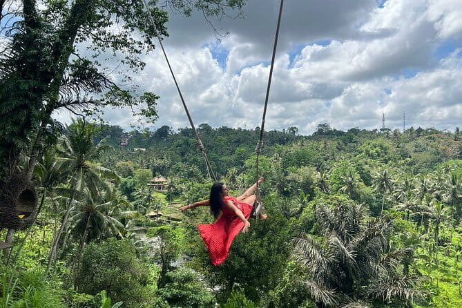 Full Day Private Tour from Tegenungan Waterfall to Tanah Lot - Dewi’s Gold and Silver for a built-in shopping stop