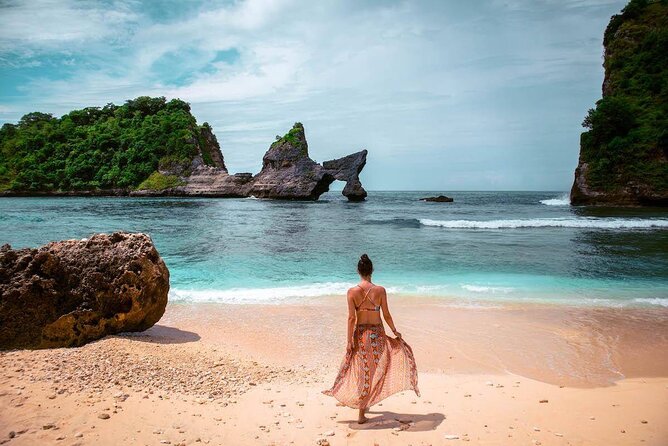 Full Day Private Tour to Nusa Penida Underground Temple from Bali - Thousand Islands Viewpoint and the broad coastal view