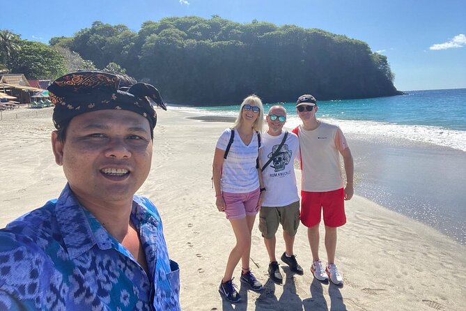 Full-Day Tour in Nusa Penida Island + Snorkeling Experience - Kelingking Beach brings the famous cliff view