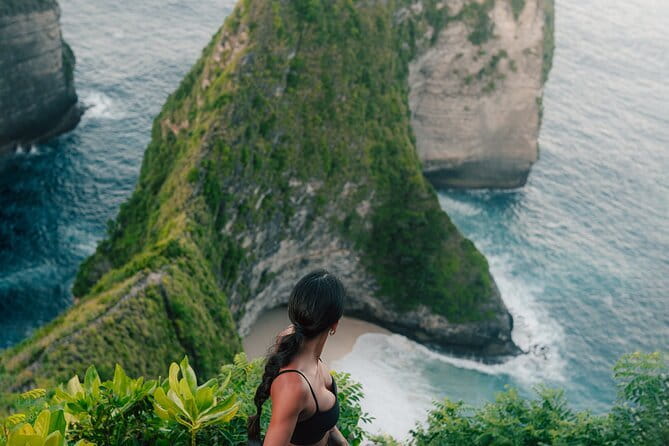 Full Day Ubud Tanah Lot Uluwatu All Inclusive Private Tour - Lunch in Tabanan keeps the middle of the day simple