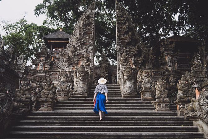 Gate of Heaven - Tirta Gangga Royal Water Palace - Tukad Cepung Waterfall - The biggest warning: verify that the tour is running