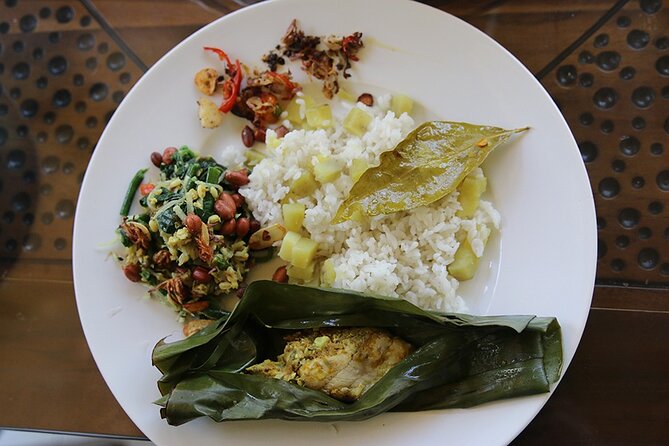 Gianyar Market Visit & Cooking Class in Ubud with Kadek & Putu - A Look at the Family Garden and Fresh Fruit Juice