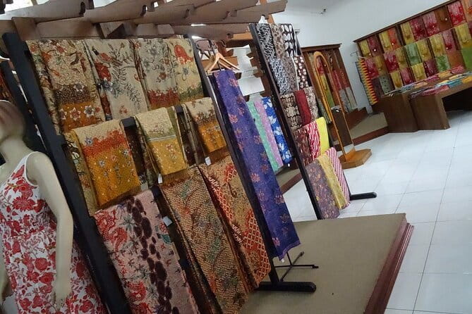Half Day Bali Shopping Art Village Private Tour - What this Bali art tour is really about