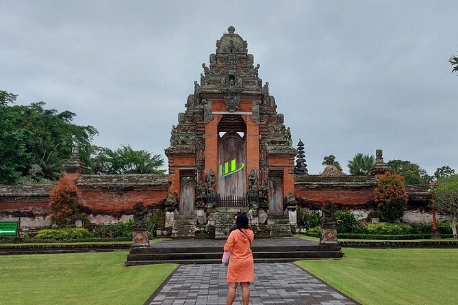 Half-Day Private Tour to Tanah Lot and Bali Royal Temple - Taman Ayun: royal gardens and a quieter temple setting