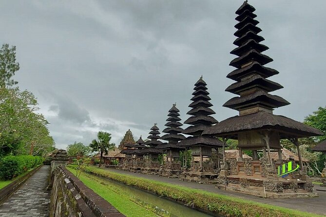 Half-Day Private Tour to Tanah Lot and Bali Royal Temple - Pod Chocolate: a welcome change of pace