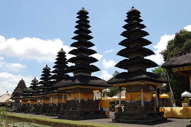 Half Day Tour: Tanah Lot Sunset & Taman Ayun Temple Included Entrance Ticket - The private car and the long afternoon drive