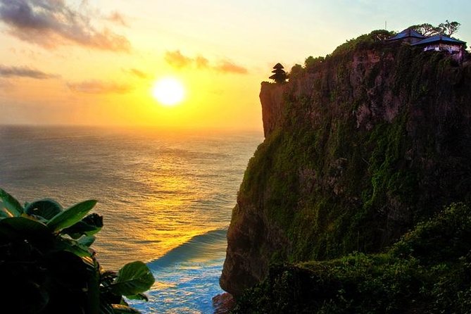 Half Day: Uluwatu Temple,KECAK FIRE DANCE Evening Tour & Jimbaran SEAFOOD Dinner - One Hour of Kecak and Fire Dance