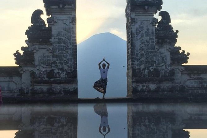 Heaven Gate (Lempuyang) - Tirta Gangga - FREE WIFI - The guide can shape the quality of the day