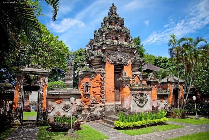Highlights & Hidden Gems of Bali: Private City Tour - Four floors of local life at Pasar Badung