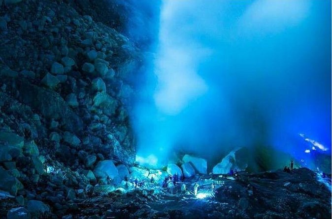 Ijen Blue Flame from Bali - Daylight at the crater