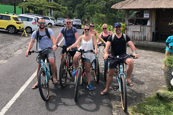 Jatiluwih E-bikes Tour Cycling Group - Luhur Besikalung Temple and its unusual story
