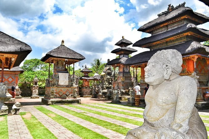 Jungle Trekking at Mt. Batukaru, scenic Waterfall & village life - Balikaru’s gardens and a welcome from the village